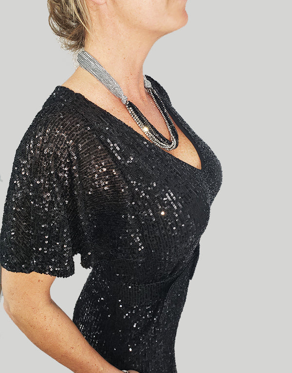 Black and gray fashion necklace