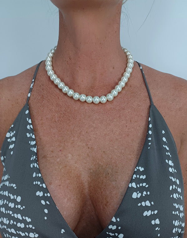 Imitation pearl necklace