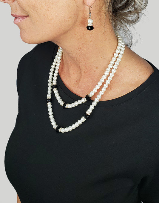 Imitation pearl necklace and earrings set